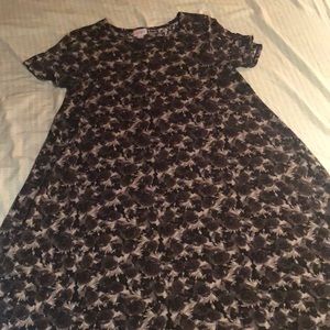 LULAROE Black and grey rose Carly dress